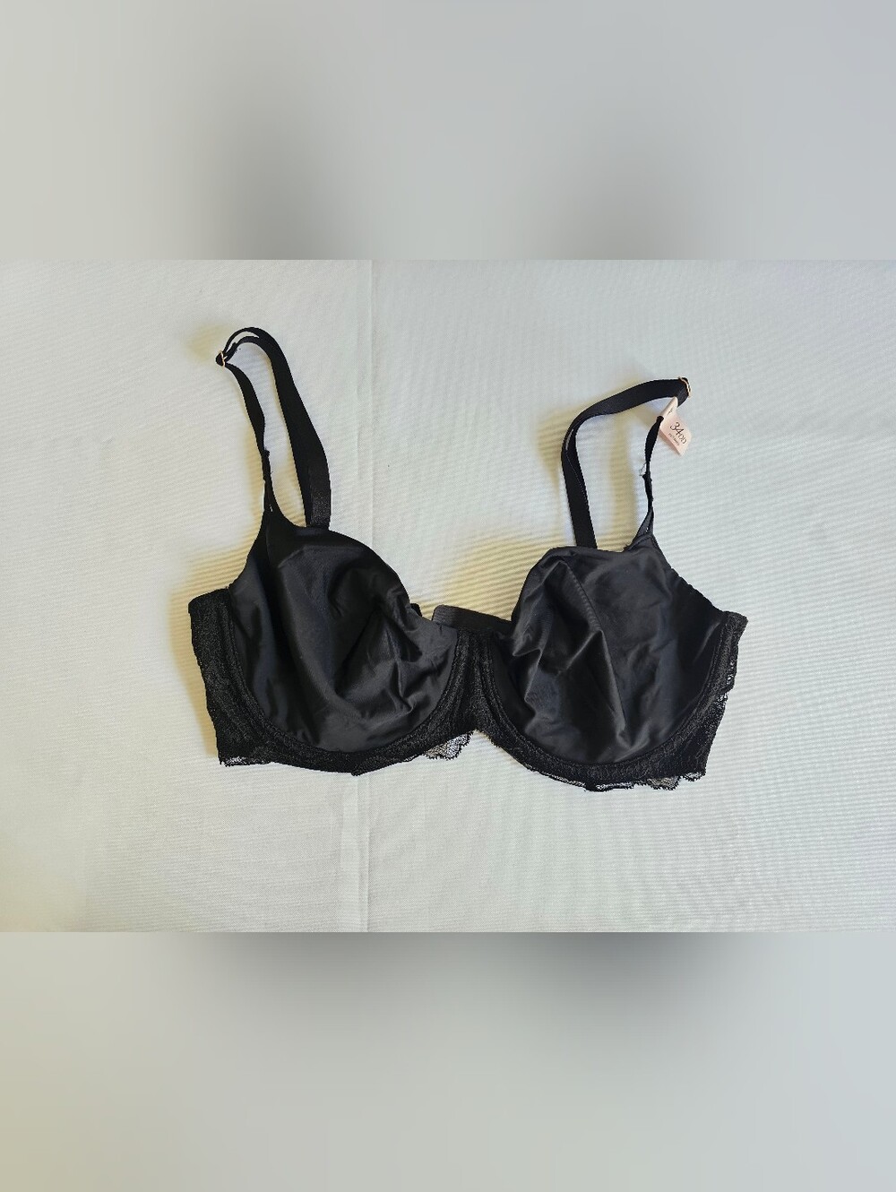 Victoria's Secret Black Lace Underwire Bra - Sleek Support
